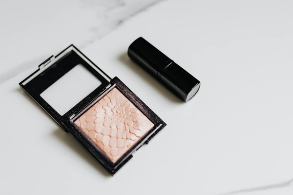 Hoe kan mode bijdragen aan vrouwenemancipatie?